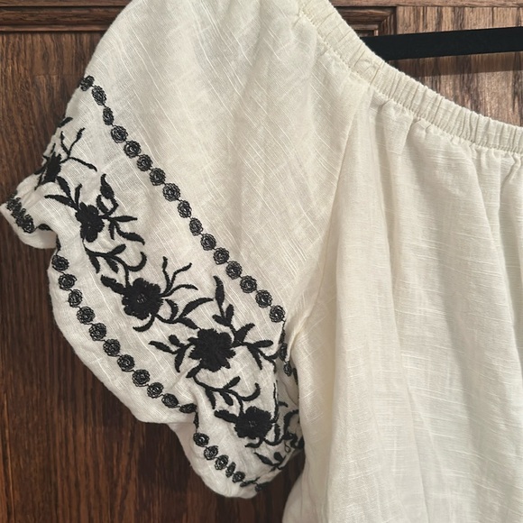 Off the shoulder bubble crop top - Picture 9 of 9